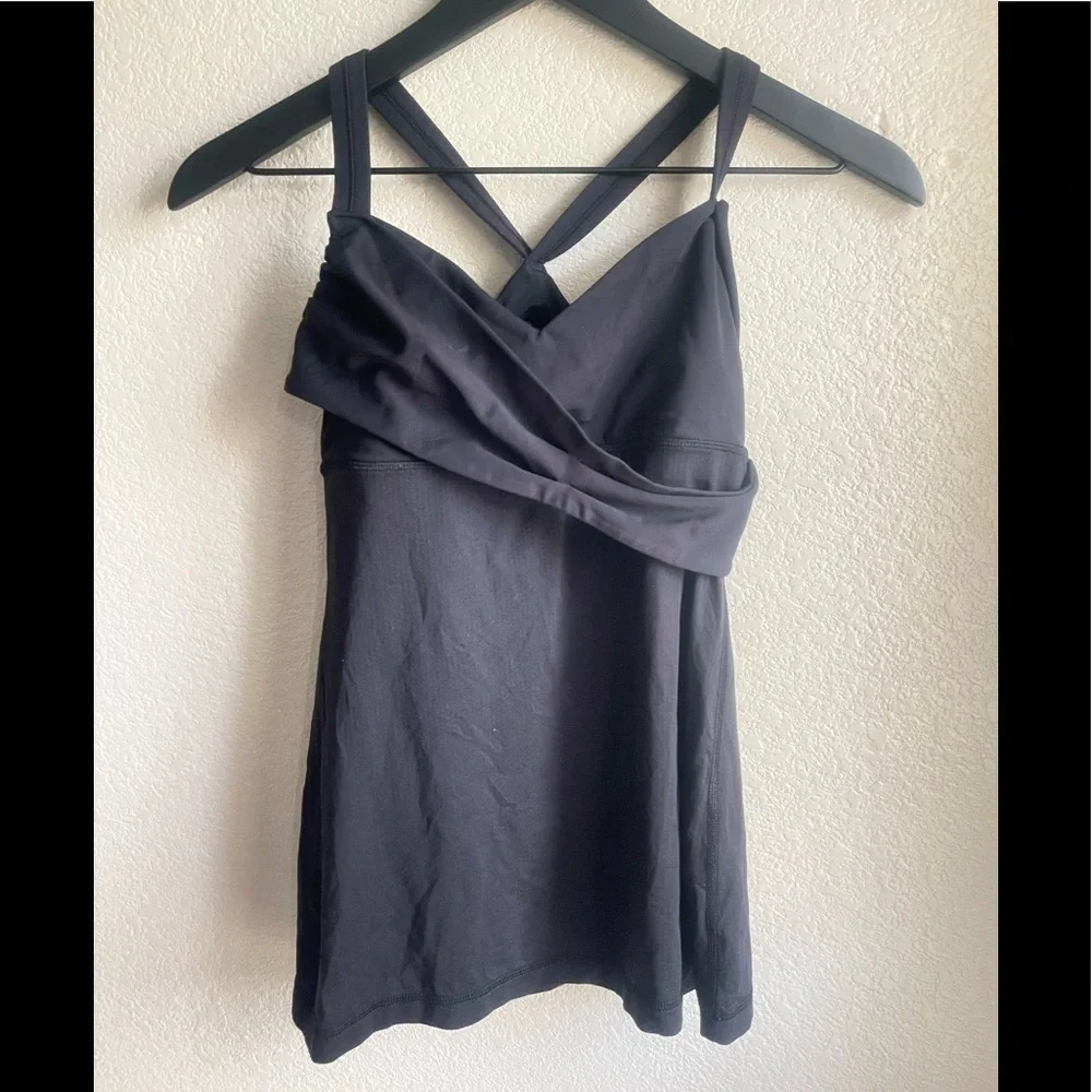 Lululemon tank size 4
